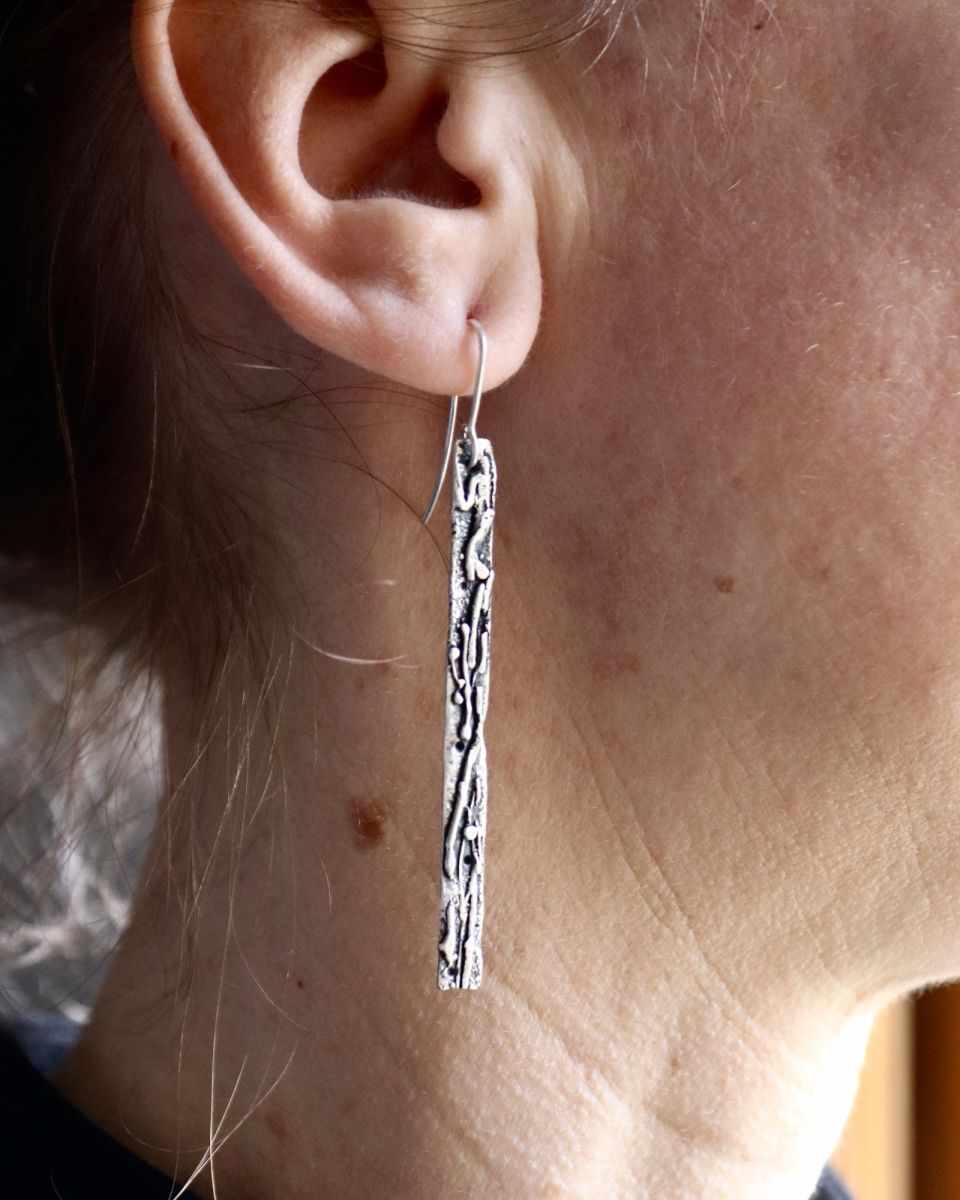 Boucles verticales, boucles d’oreilles en argent fait main par Maryjou