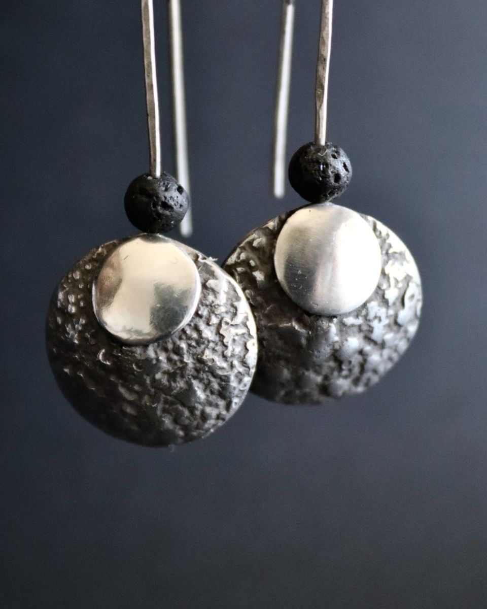 Boucles Tellura, boucles d’oreilles en argent fait main par Maryjou — vue 3