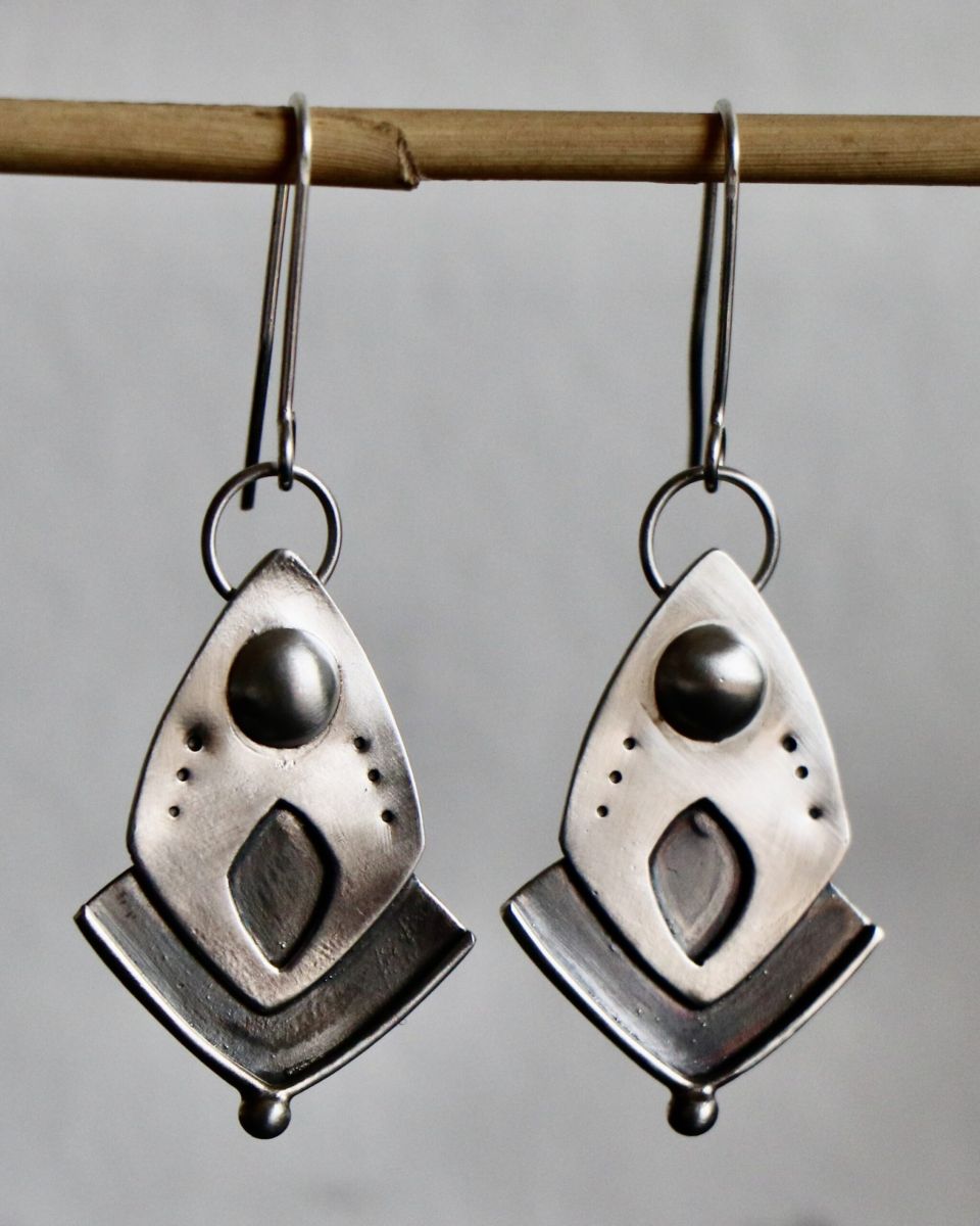 Boucles kuma, boucles d’oreilles en argent fait main par Maryjou