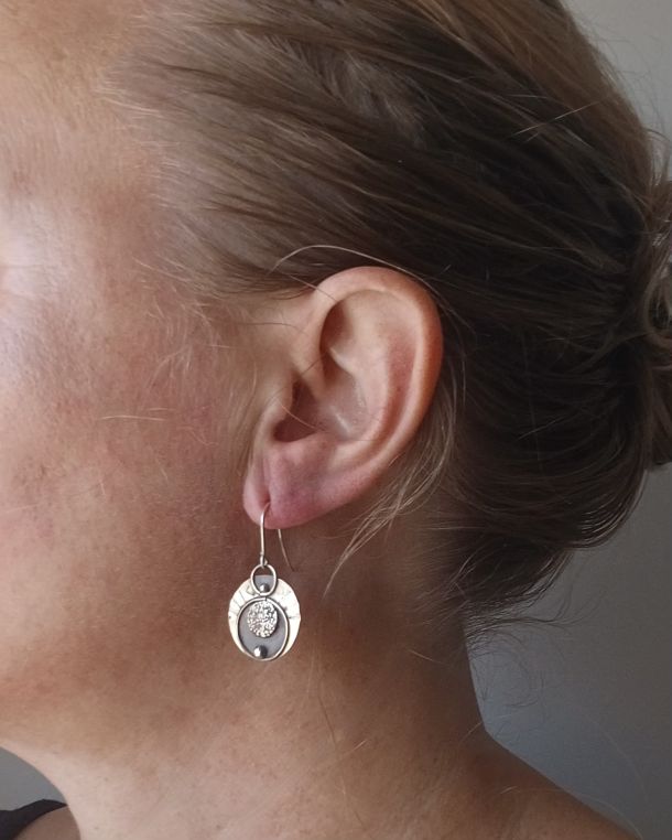 Boucles Eclypse, boucles d’oreilles en argent fait main par Maryjou