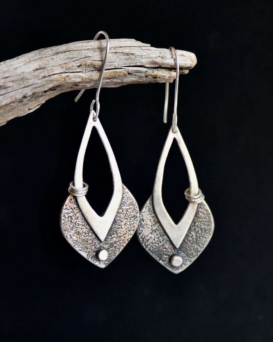 Boucles Arabesques, boucles d’oreilles en argent fait main par Maryjou — vue 3