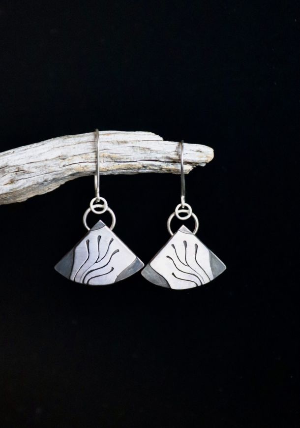 Boucles carrées 5 Boucles Anonymes, boucles d’oreilles en argent fait main par Maryjou — vue 3
