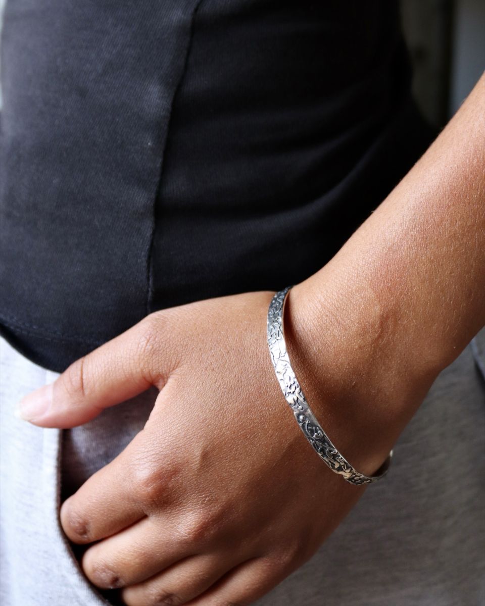 Bracelet parchemin, bracelet en argent fait main par Maryjou — vue 8