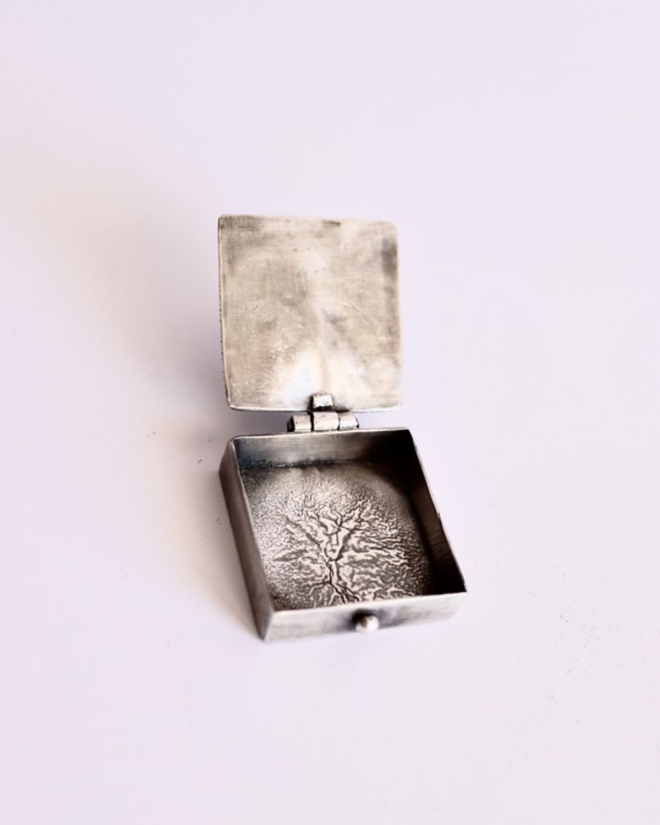 Boîte Carrée, objet en argent fait main par Maryjou — vue 3