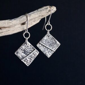 Boucles carrées, boucles d’oreilles en argent fait main par Maryjou
