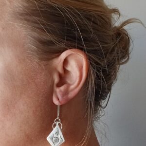 Boucles parenthèses, boucles d’oreilles en argent fait main par Maryjou