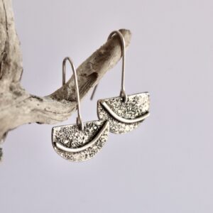Boucles ponctuation, boucles d’oreilles en argent fait main par Maryjou
