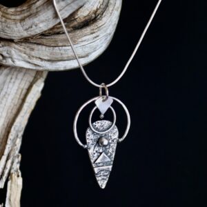 Pendentif totem, pendentif en argent fait main par Maryjou