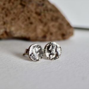 Puces Roc, boucles d’oreilles en argent fait main par Maryjou