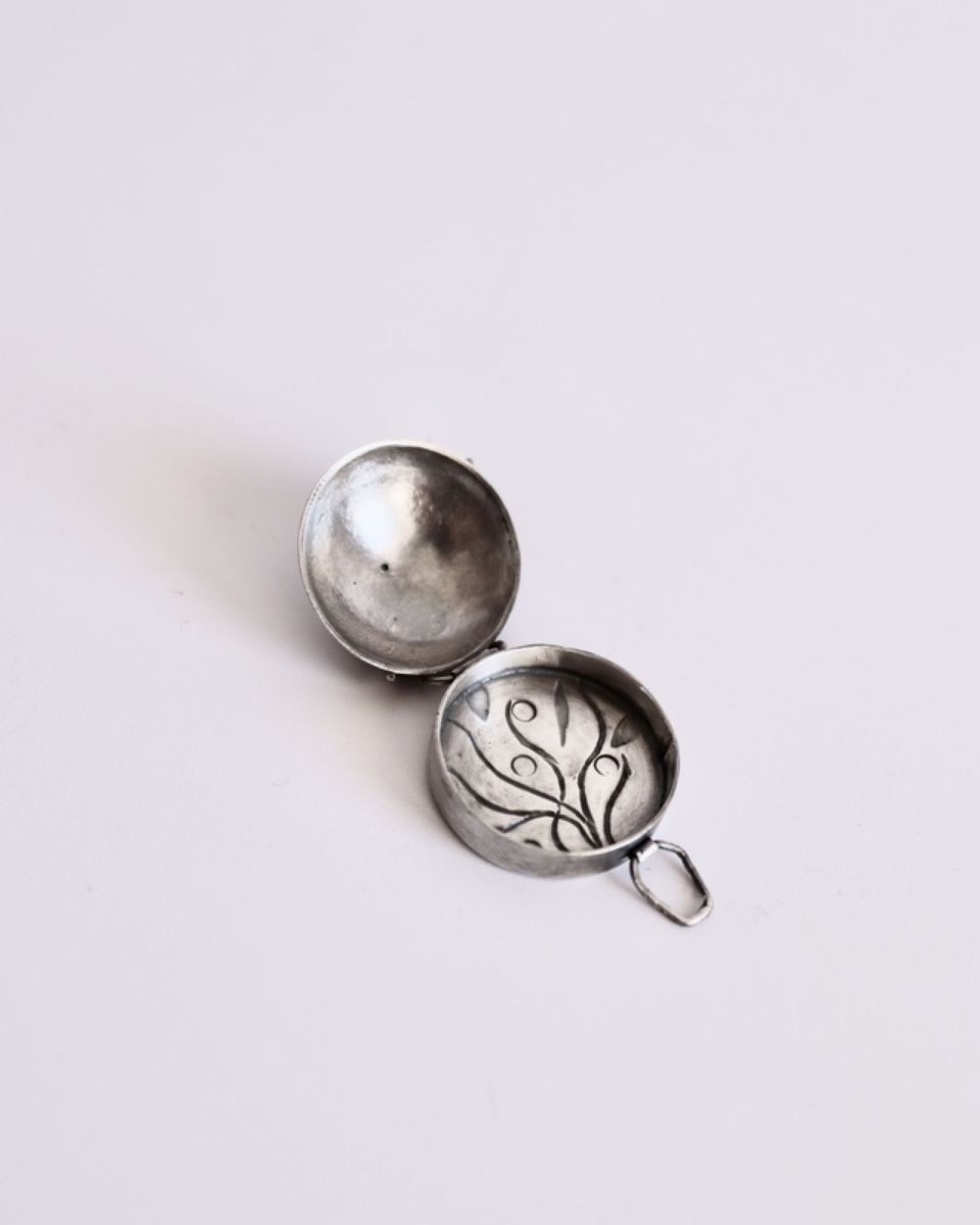Boîte Dôme 4 Boîte Dôme, objet en argent fait main par Maryjou — vue 4