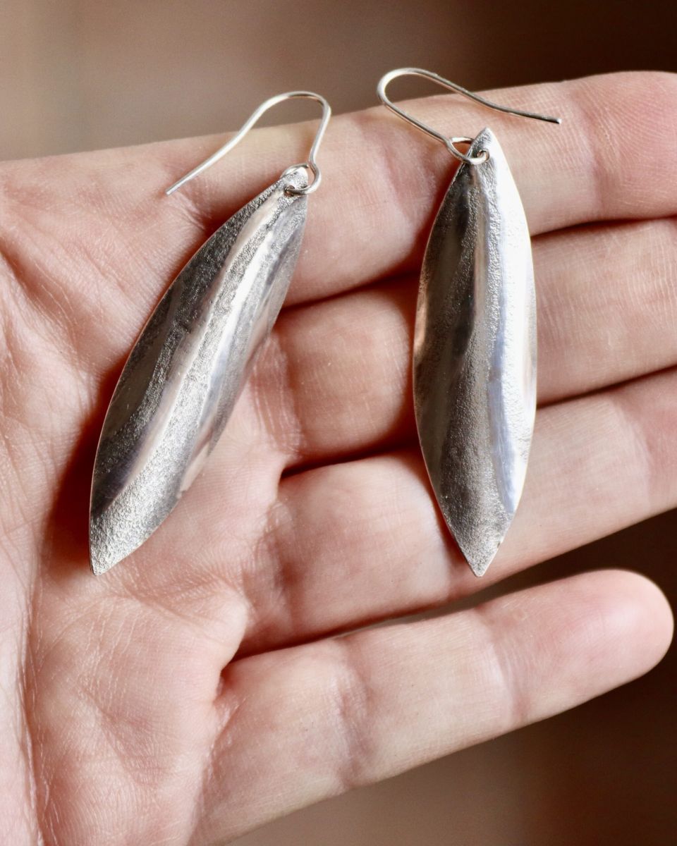 Boucles Elyne, boucles d’oreilles en argent fait main par Maryjou — vue 7