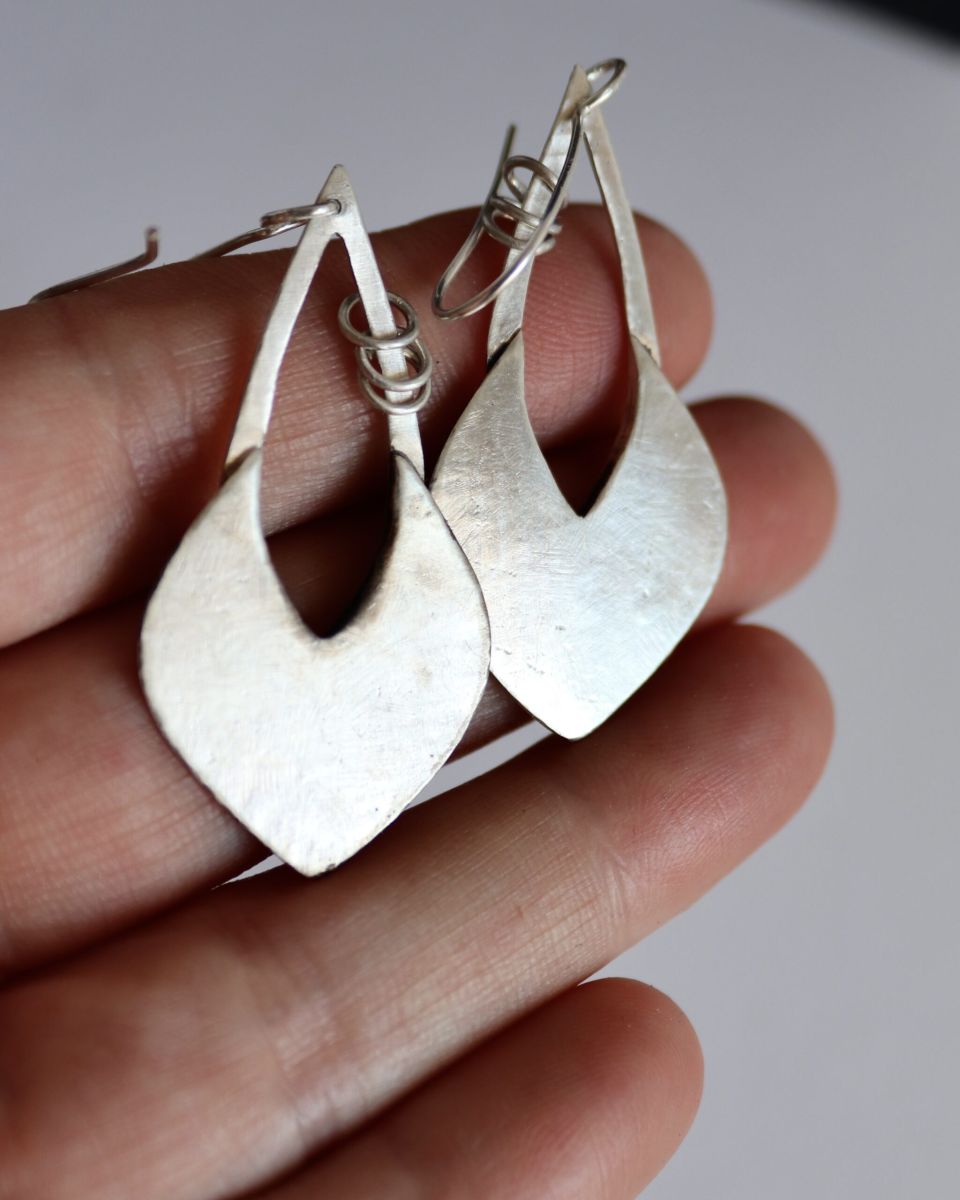 Boucles Arabesques, boucles d’oreilles en argent fait main par Maryjou — vue 5