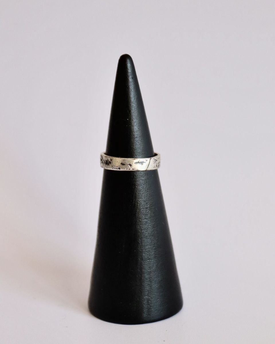 Bague diagonale, bague en argent fait main par Maryjou — vue 3