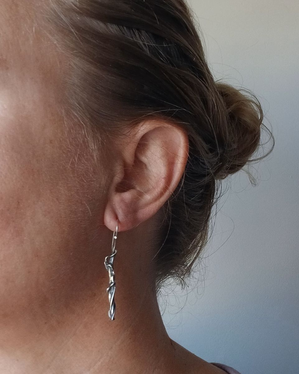 Boucles Lelyane 2 Boucles Lelyane, boucles d’oreilles en argent fait main par Maryjou