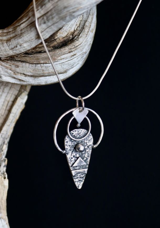 Pendentif totem, pendentif en argent fait main par Maryjou