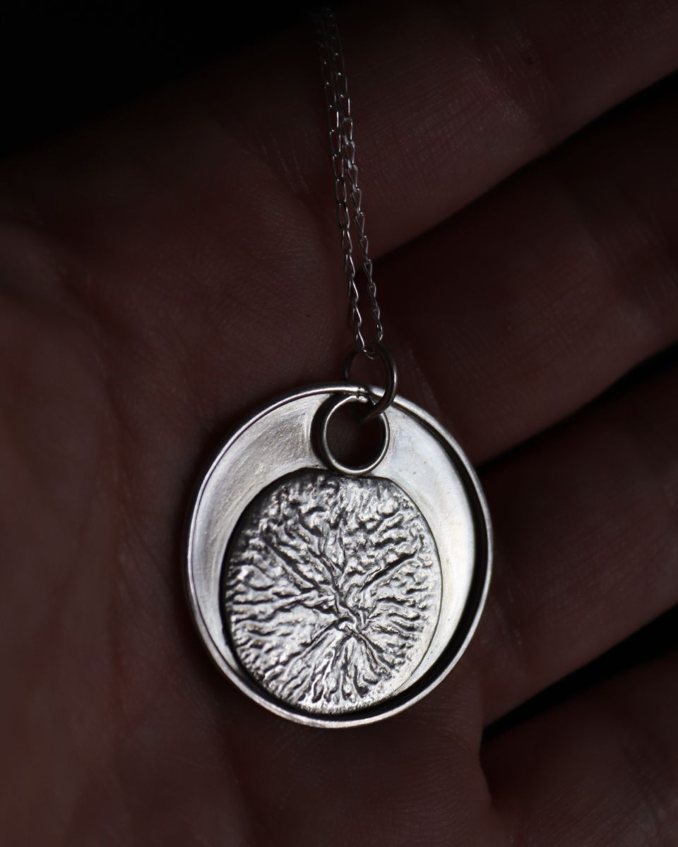 Pendentif soleye 3 Pendentif soleye, pendentif en argent fait main par Maryjou — vue 3