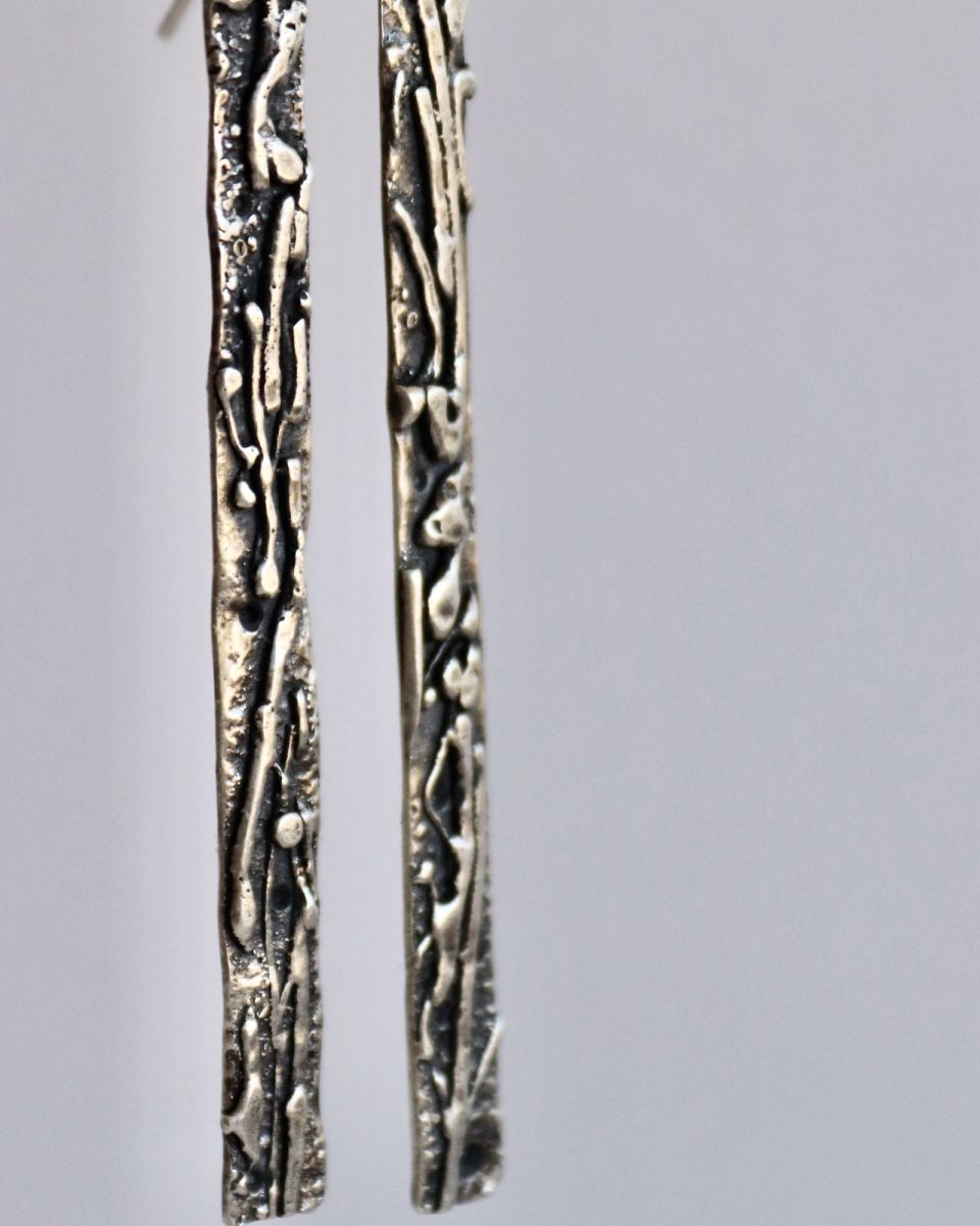 Boucles verticales, boucles d’oreilles en argent fait main par Maryjou — vue 4