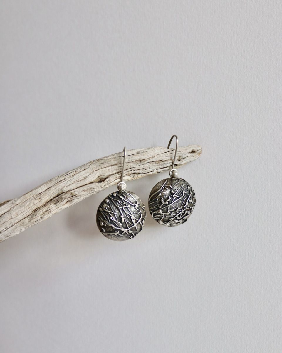 Boucles duelles, boucles d’oreilles en argent fait main par Maryjou — vue 4