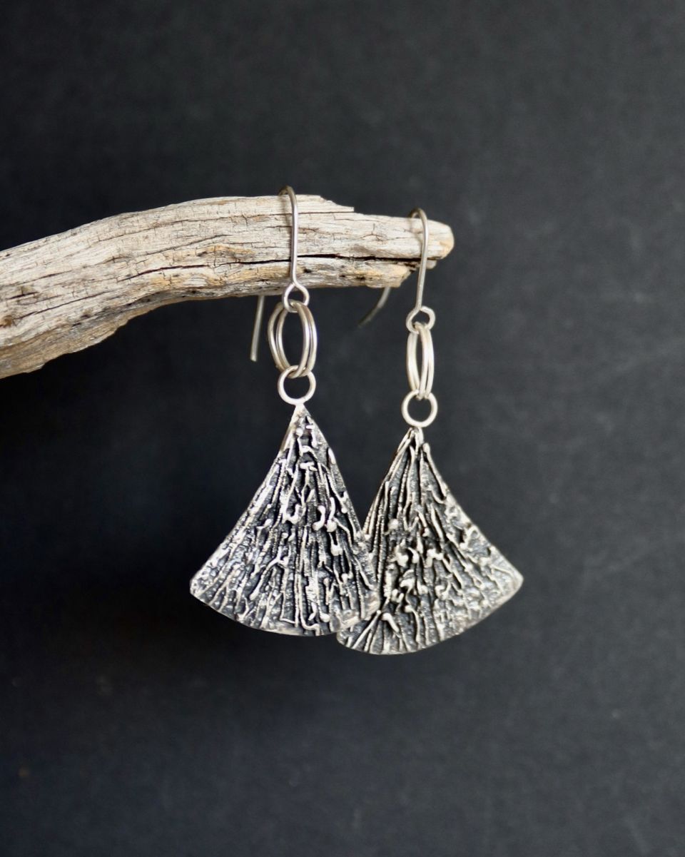 Boucles méandres, boucles d’oreilles en argent fait main par Maryjou