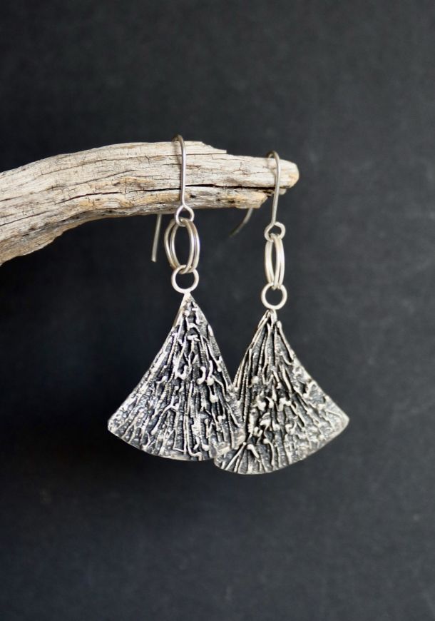 Boucles méandres, boucles d’oreilles en argent fait main par Maryjou