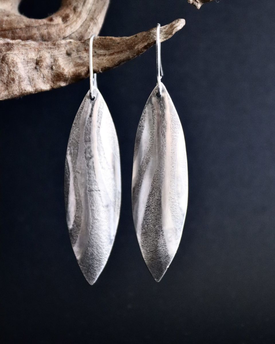 Boucles Elyne, boucles d’oreilles en argent fait main par Maryjou — vue 4