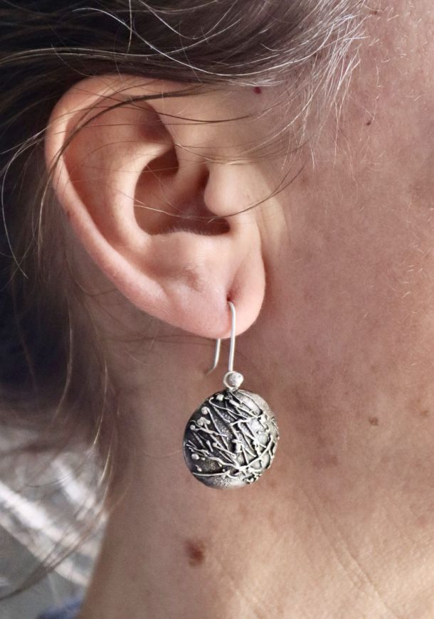 Boucles duelles, boucles d’oreilles en argent fait main par Maryjou
