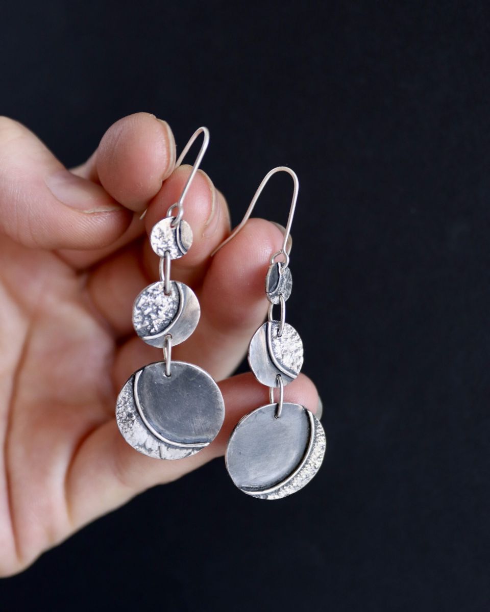 Boucles Lunes, boucles d’oreilles en argent fait main par Maryjou — vue 2