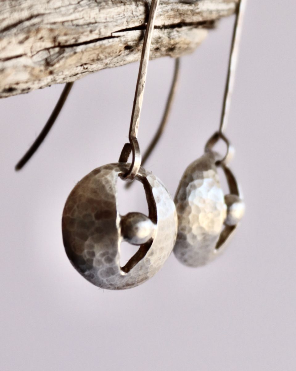 Boucles Nyd, boucles d’oreilles en argent fait main par Maryjou — vue 4