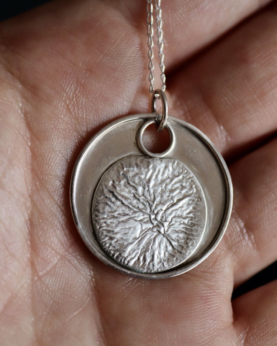 Pendentif soleye 4 Pendentif soleye, pendentif en argent fait main par Maryjou — vue 4