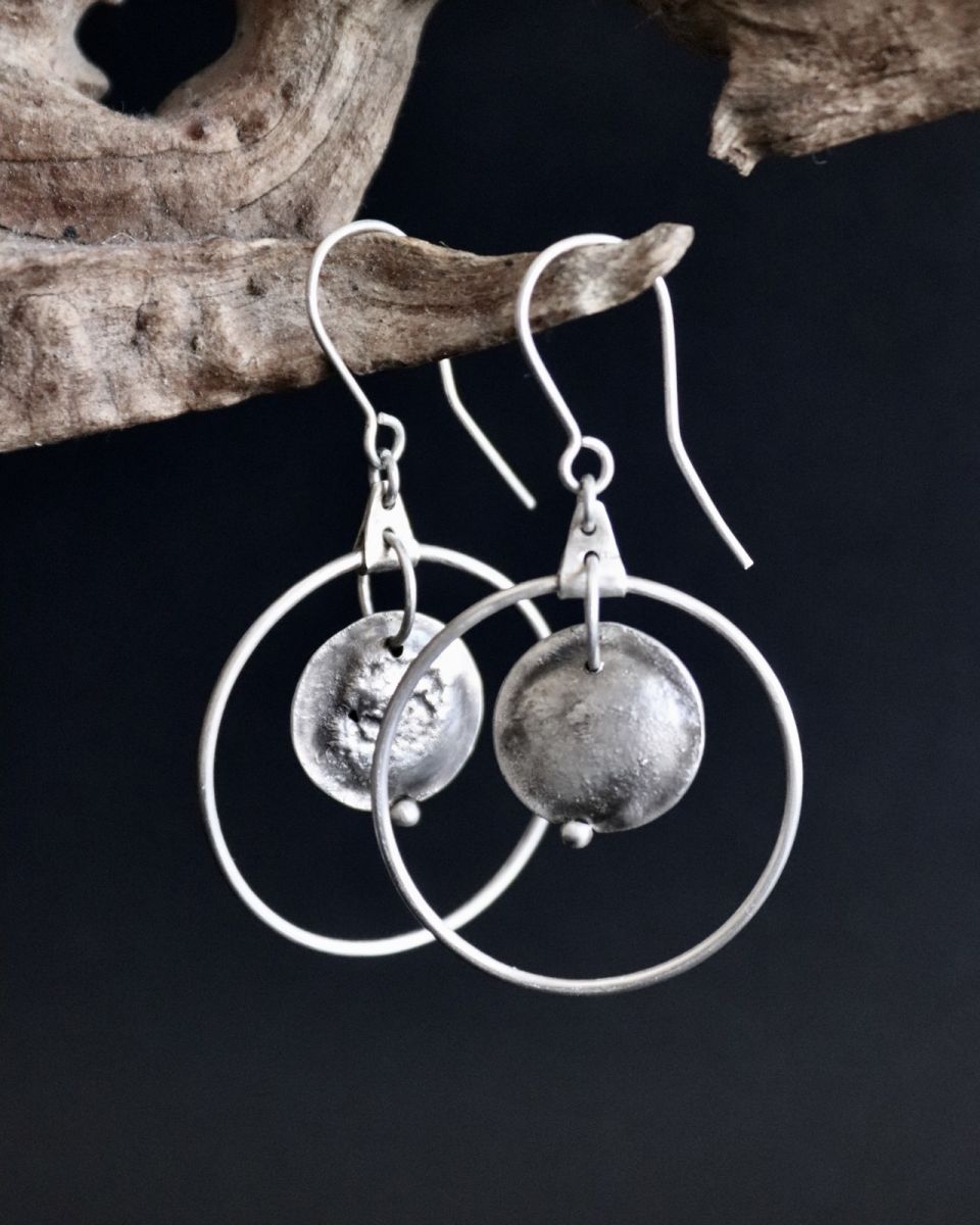Boucles Lunja, boucles d’oreilles en argent fait main par Maryjou — vue 2