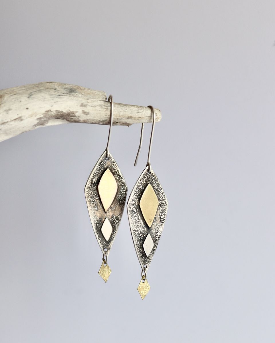 Boucles Tika 1 Boucles Tika, boucles d’oreilles en argent fait main par Maryjou