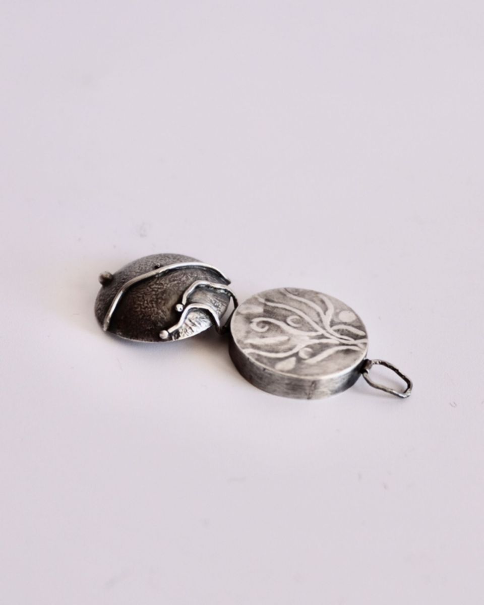 Boîte Dôme 2 Boîte Dôme, objet en argent fait main par Maryjou — vue 2