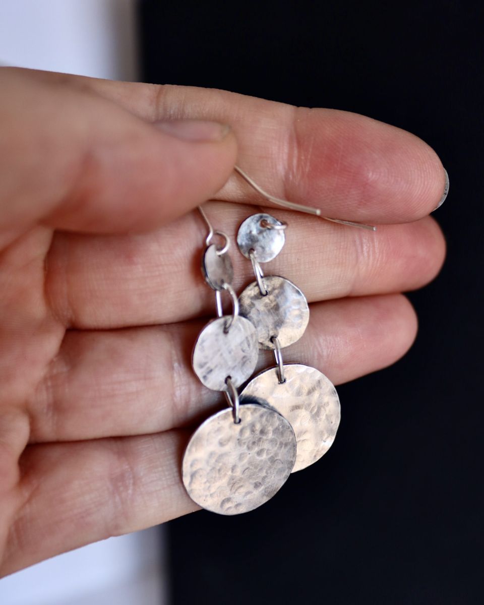 Boucles Lunes, boucles d’oreilles en argent fait main par Maryjou — vue 3