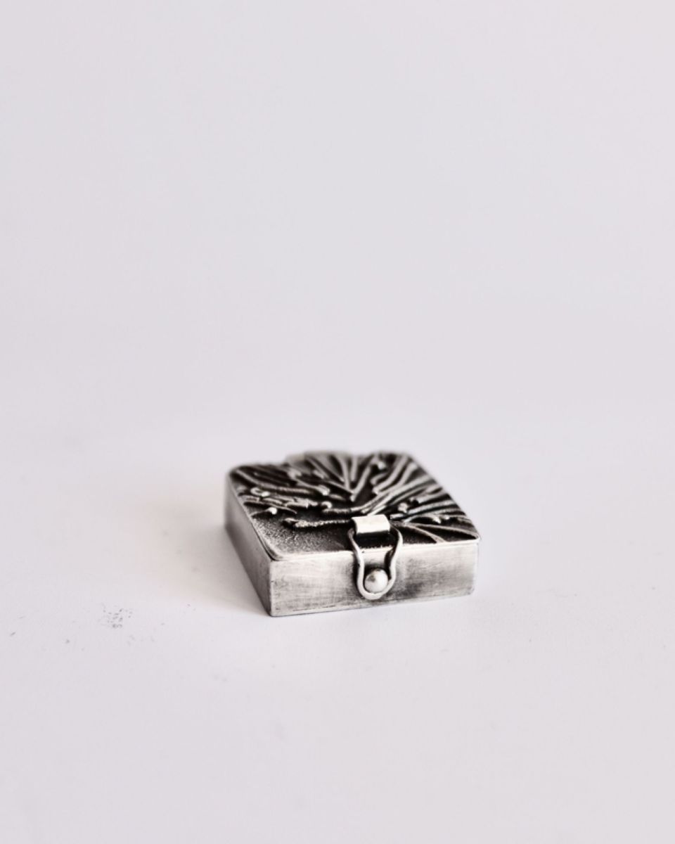 Boîte Carrée, objet en argent fait main par Maryjou — vue 5