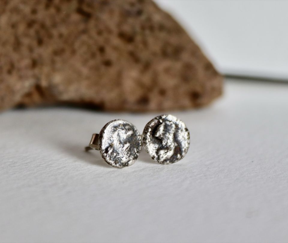 Puces Roc, boucles d’oreilles en argent fait main par Maryjou