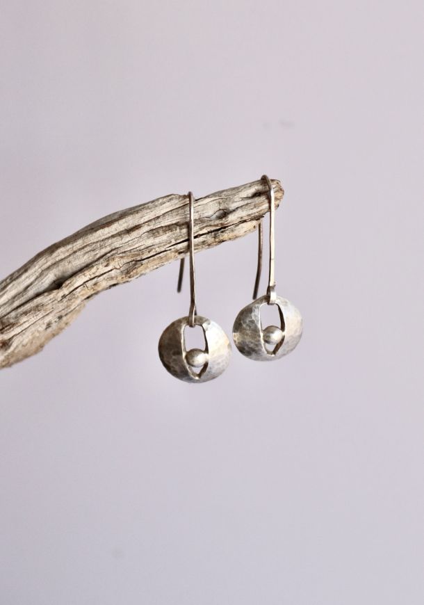 Boucles Nyd, boucles d’oreilles en argent fait main par Maryjou — vue 3
