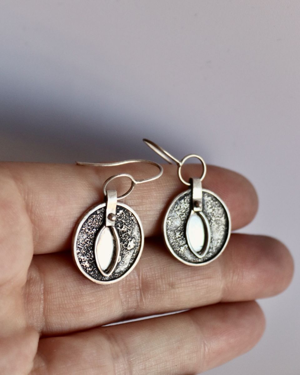 Boucles Phaos, boucles d’oreilles en argent fait main par Maryjou — vue 6